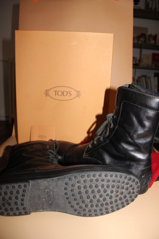 Bottines TOD's modèle Gommino en cuir noir pour Homme T.43