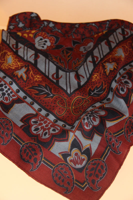 Grand Châle Hermès cachemire et soie sous Christine Henry