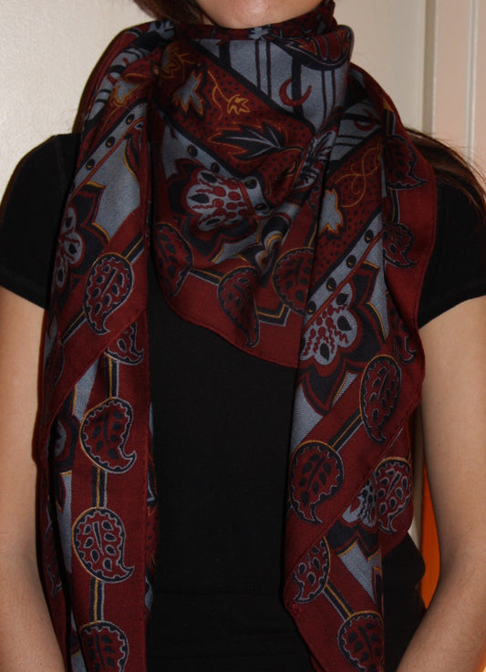 Grand Châle Hermès cachemire et soie sous Christine Henry