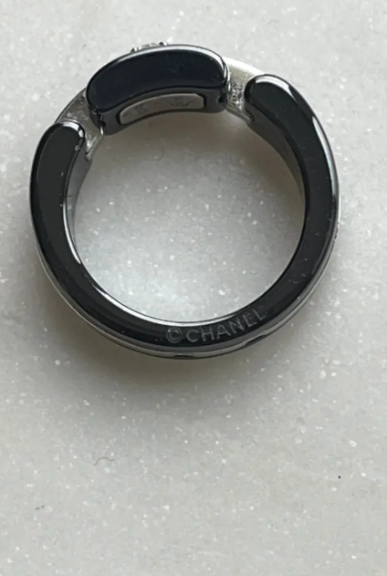 Bague CHANEL 'Ultra' diamants et or blanc, céramique noir, Taille classique 51