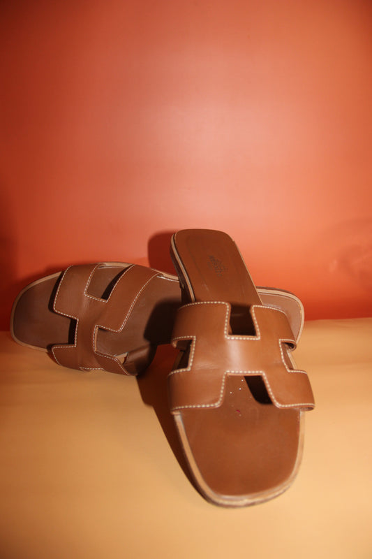 Sandales HERMES Oran en cuir marron - taille 40 EU