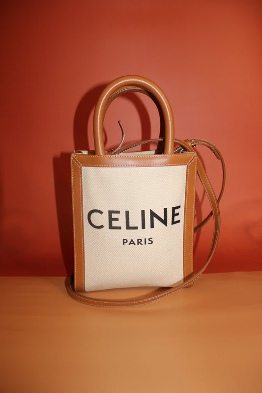 Sac CELINE modèle 'Cabas Vertical' en toile beige