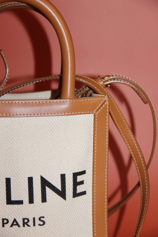 Sac CELINE modèle 'Cabas Vertical' en toile beige