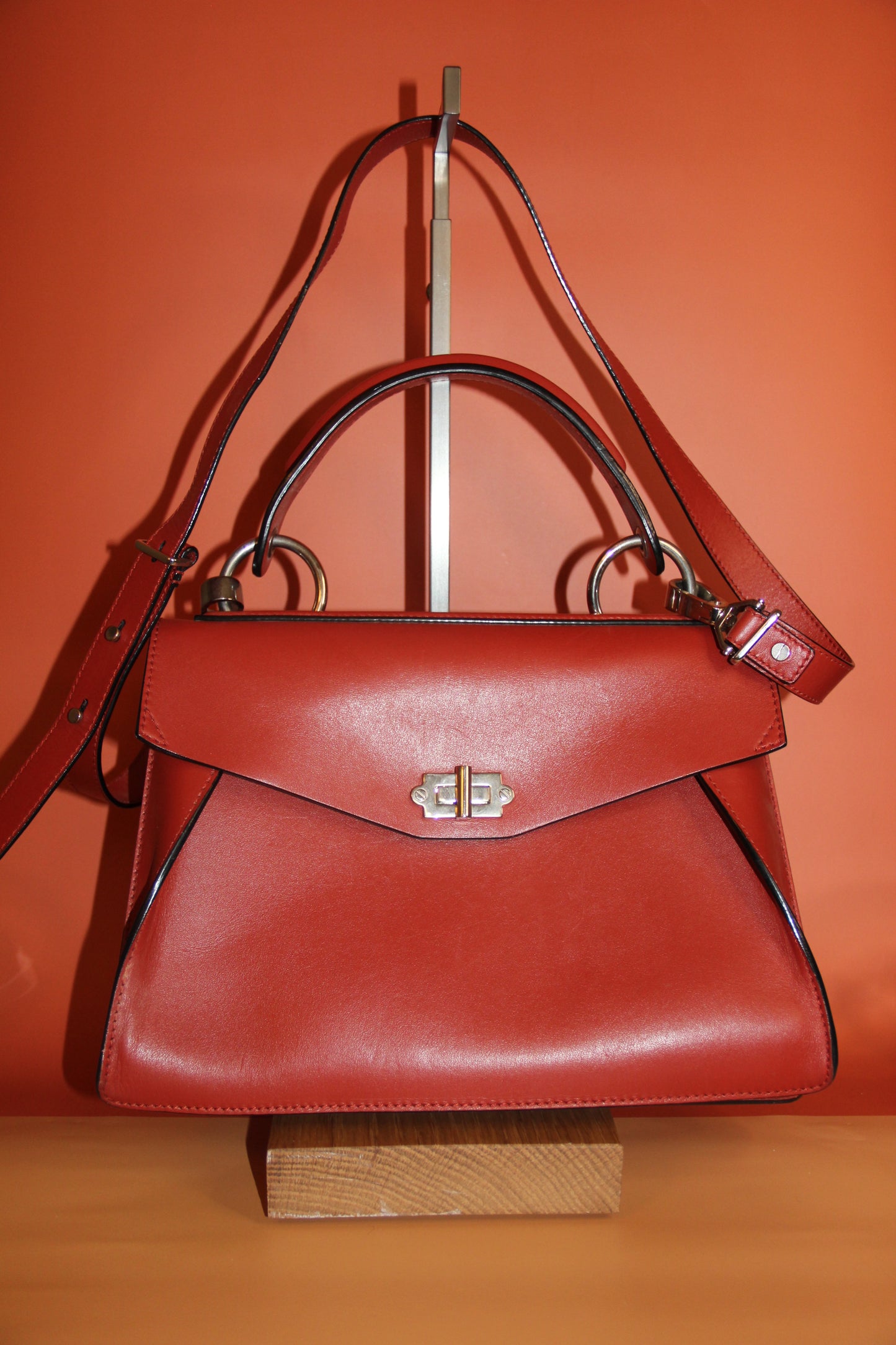 Sac Proenza Schouler modèle Hava en cuir rouge orangé