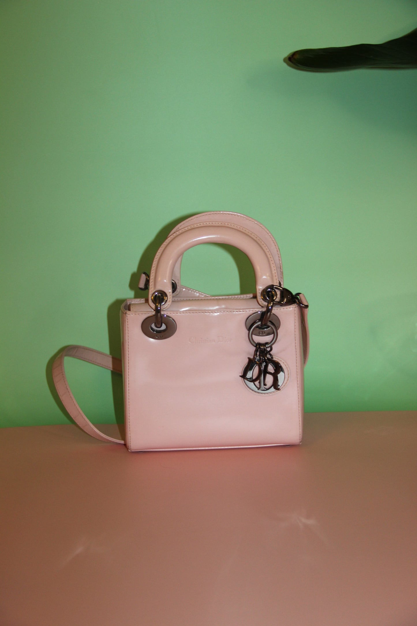 Sac à main LADY DIOR rose pâle en cuir lisse