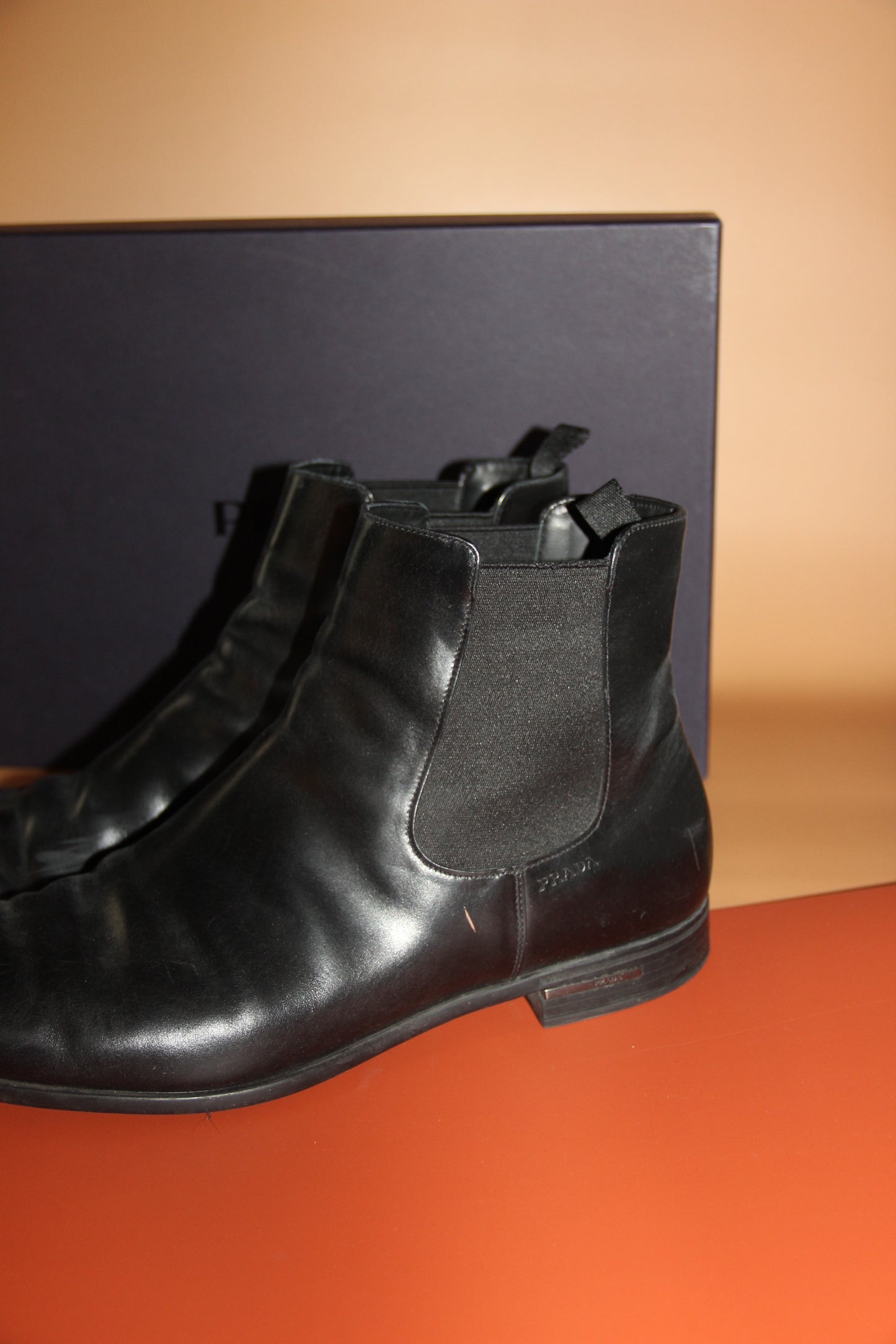 Bottines Prada Chelsea en cuir brossé taille 43 EU / 10 US