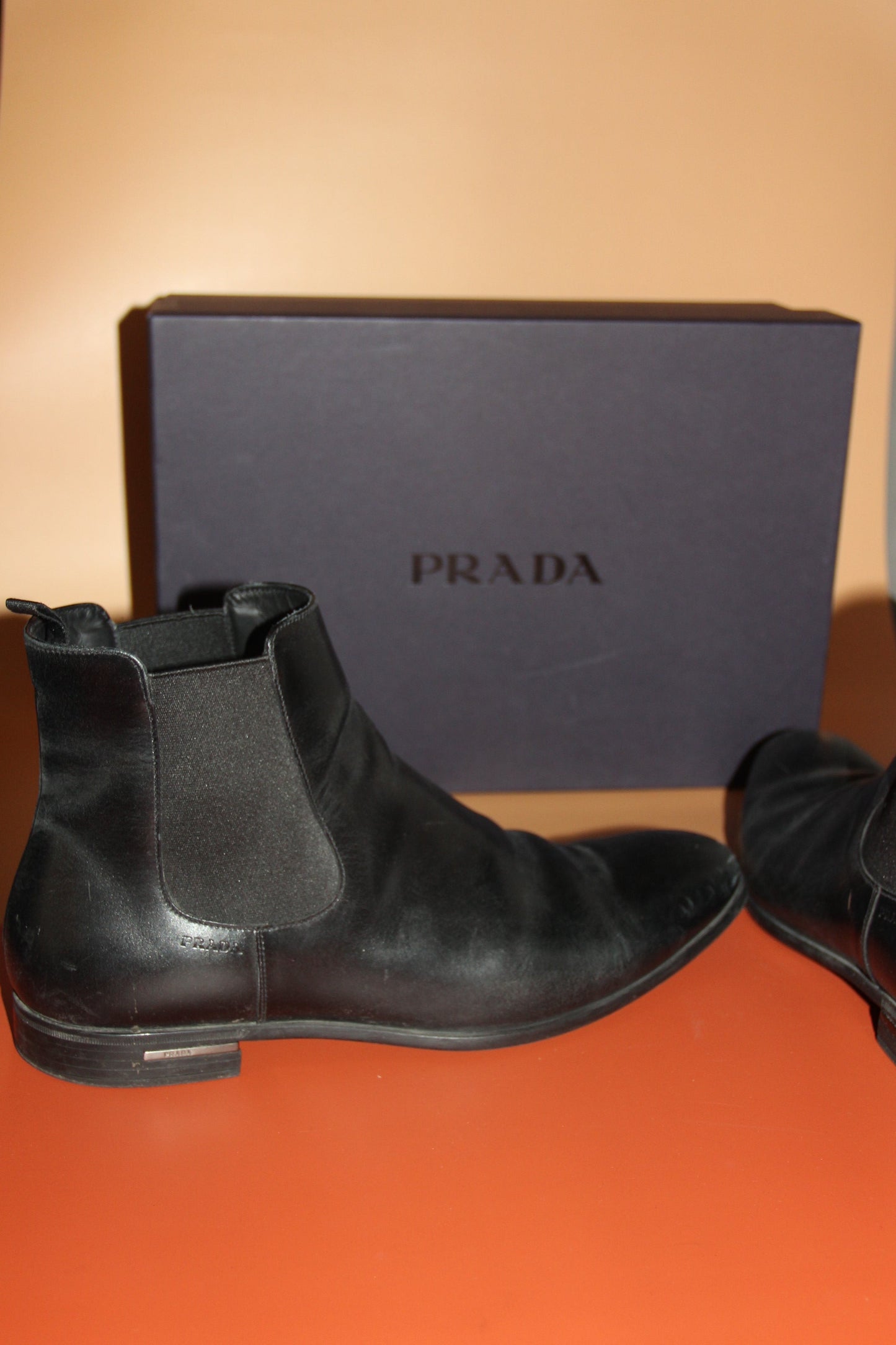 Bottines Prada Chelsea en cuir brossé taille 43 EU / 10 US