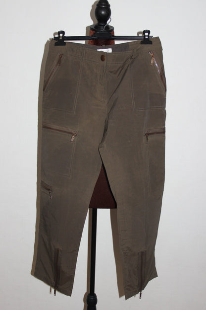 Pantalon Celine kaki T.40 (L)