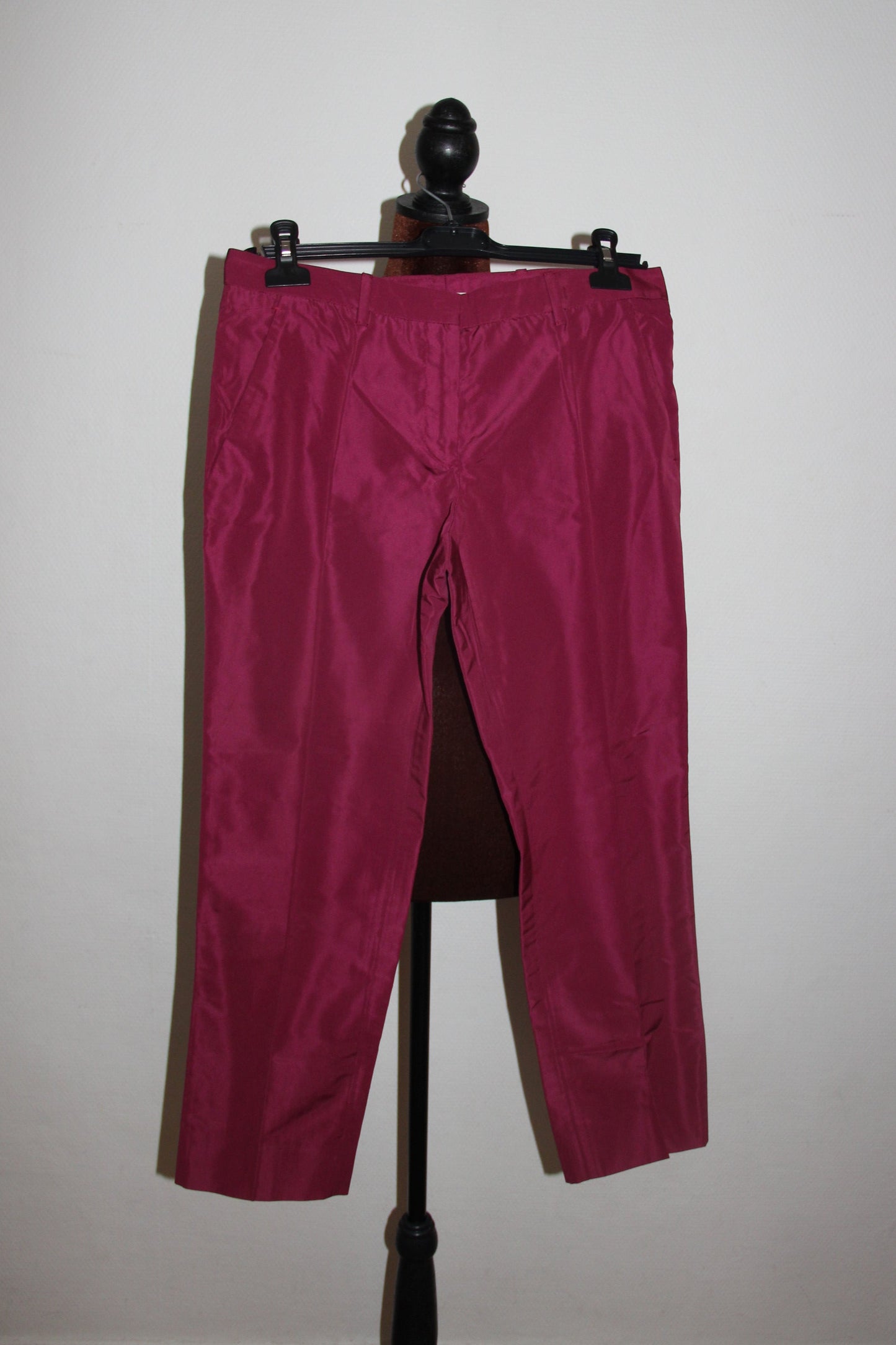 Pantalon court Miu Miu Bordeaux satiné taille 38 EU