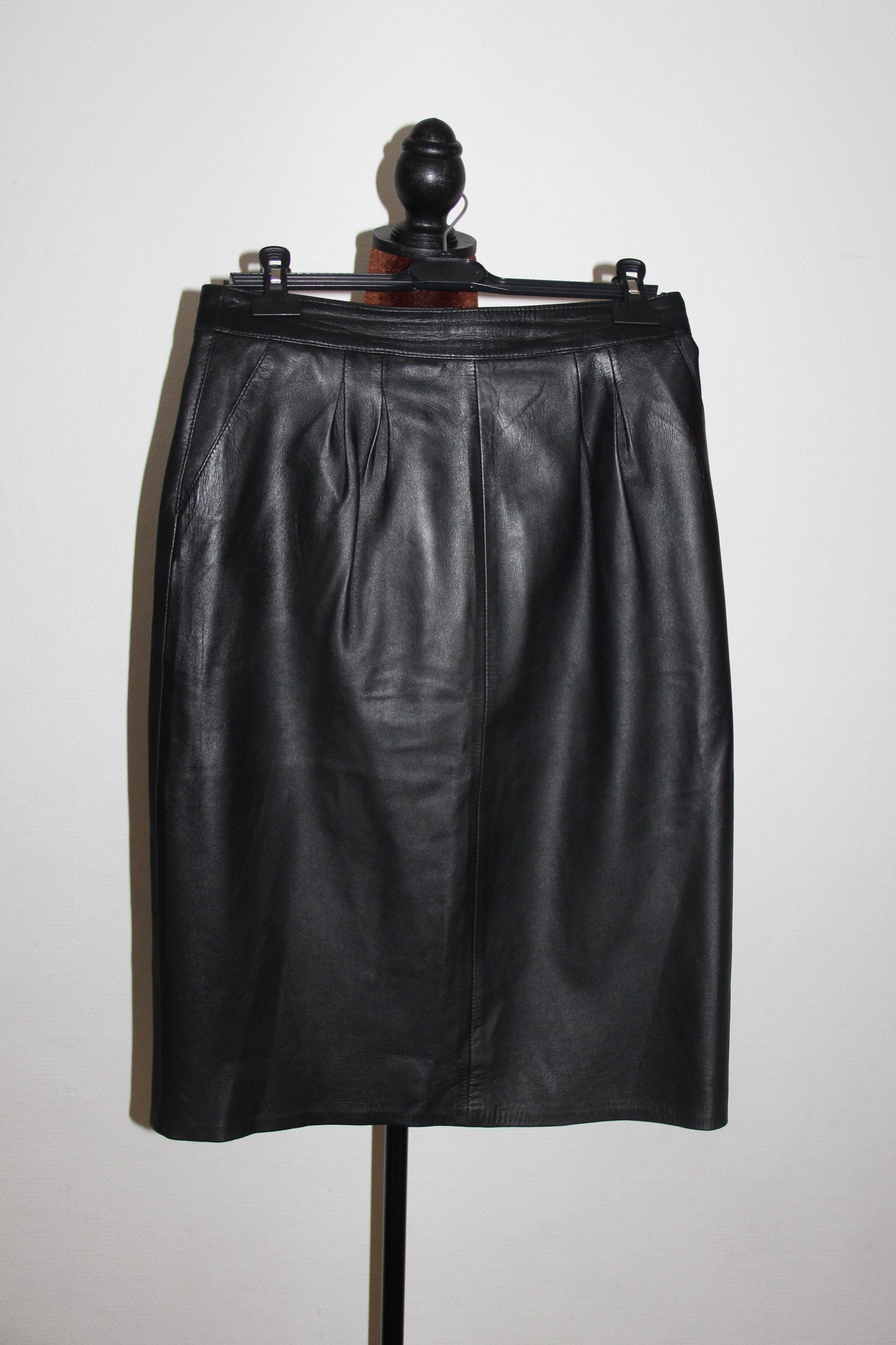 Jupe YSL en cuir noir T.40 (L)