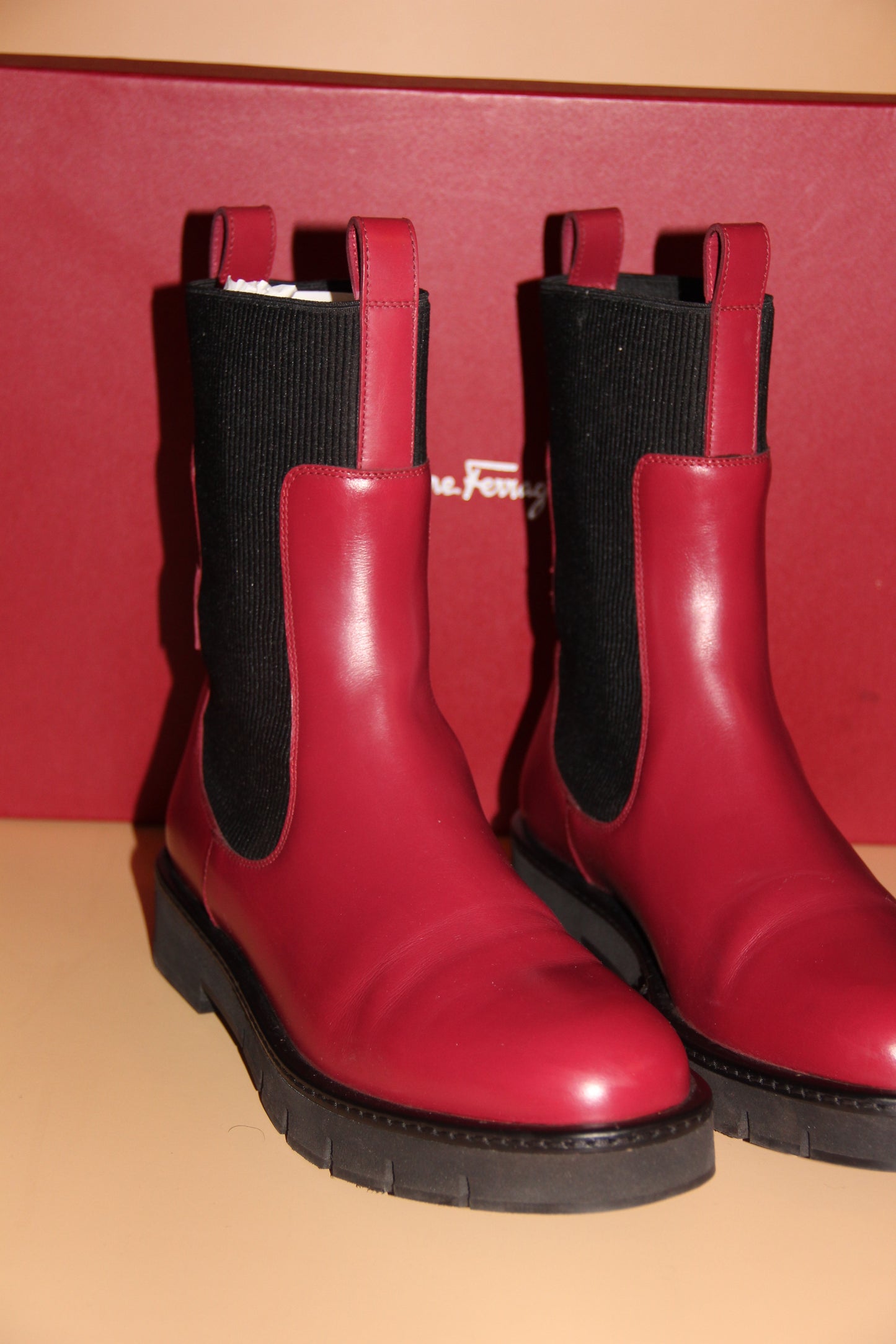 Bottines Ferragamo Chelsea bordeaux neuve pour femme T.40