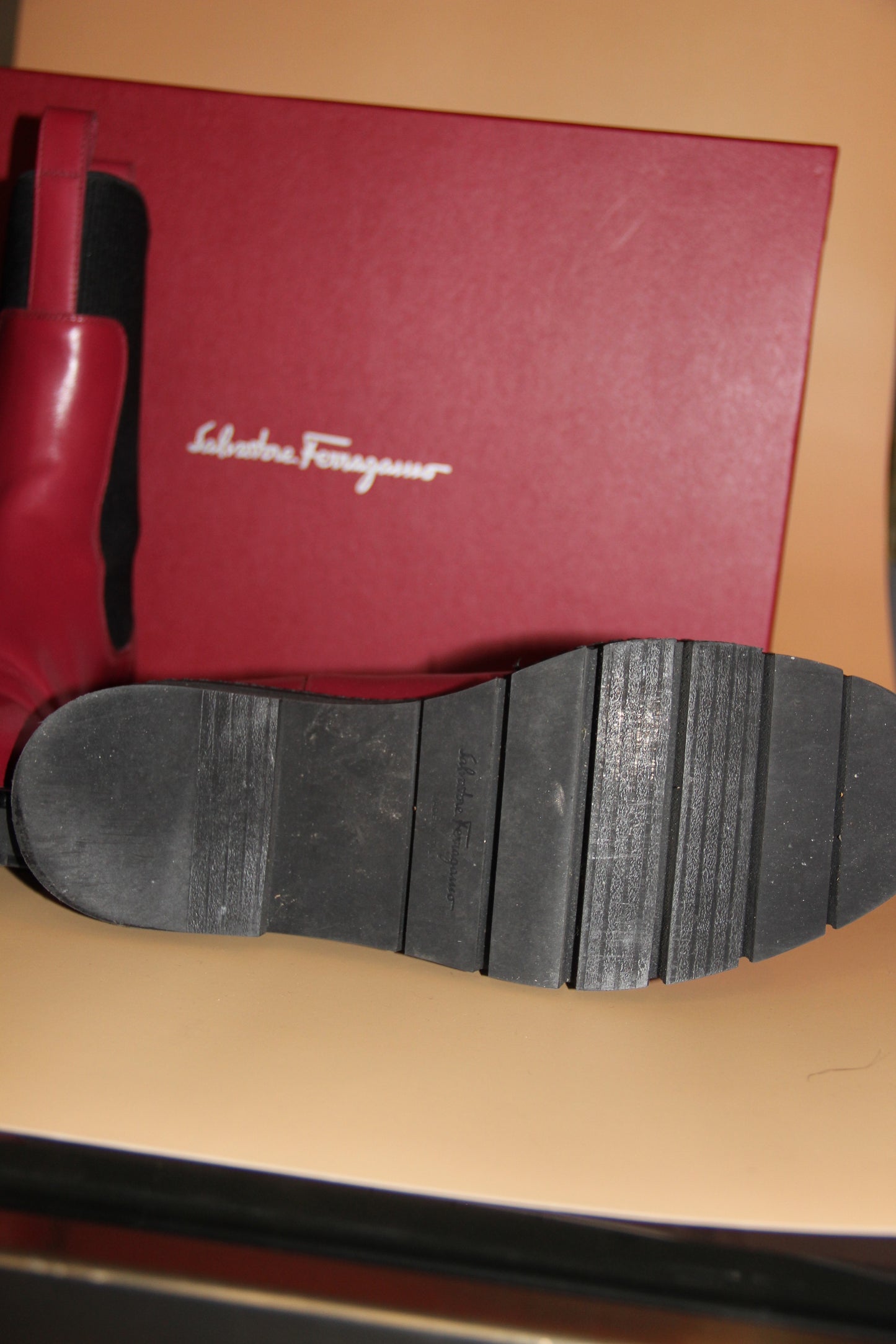 Bottines Ferragamo Chelsea bordeaux neuve pour femme T.40