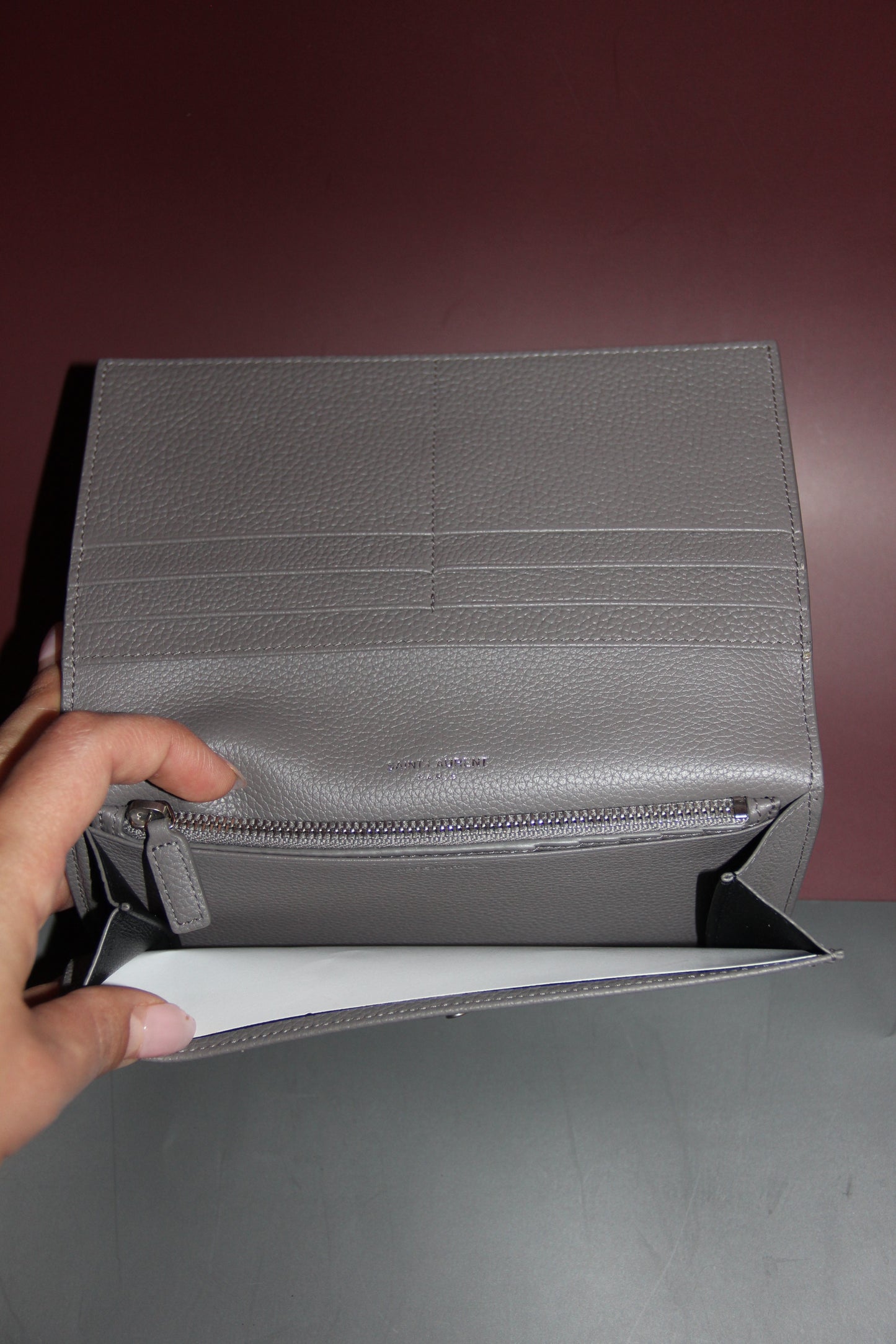 Portefeuille long en cuir grainé gris