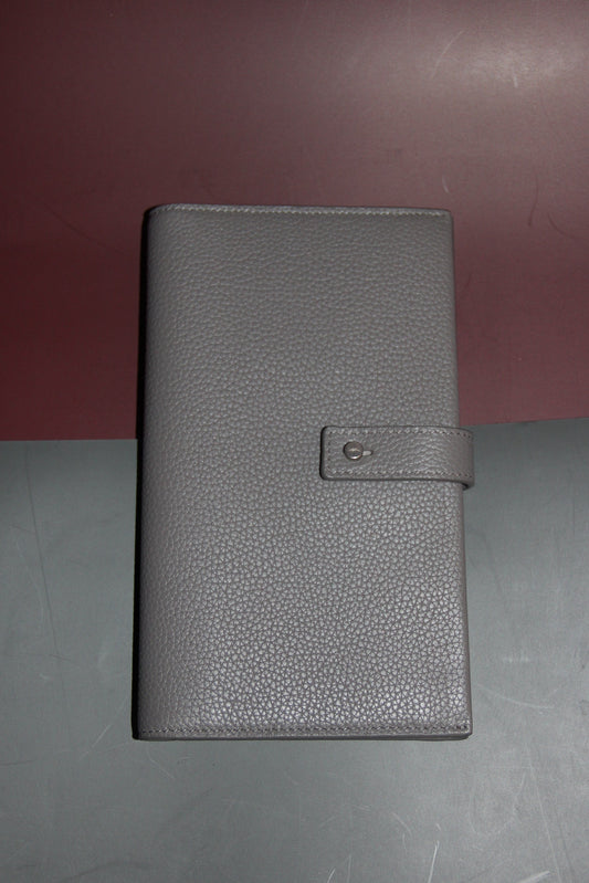 Portefeuille long en cuir grainé gris