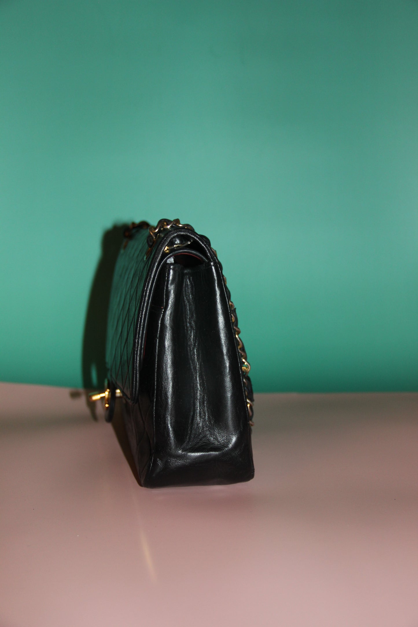 Iconique CHANEL Timeless noir avec carte d'authenticité