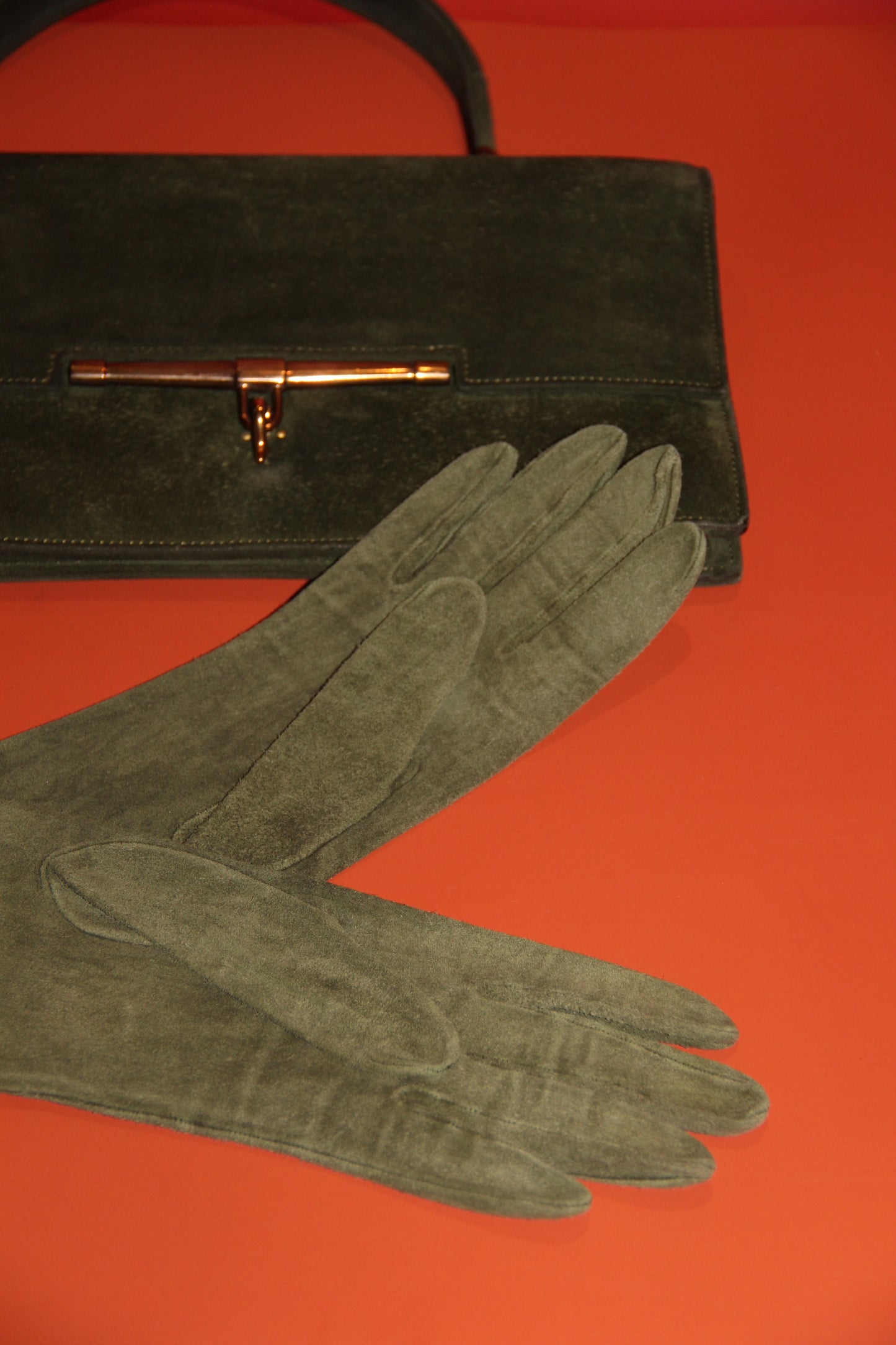 Lot Hermès : sac à main "Palonnier" + gants assortis kaki