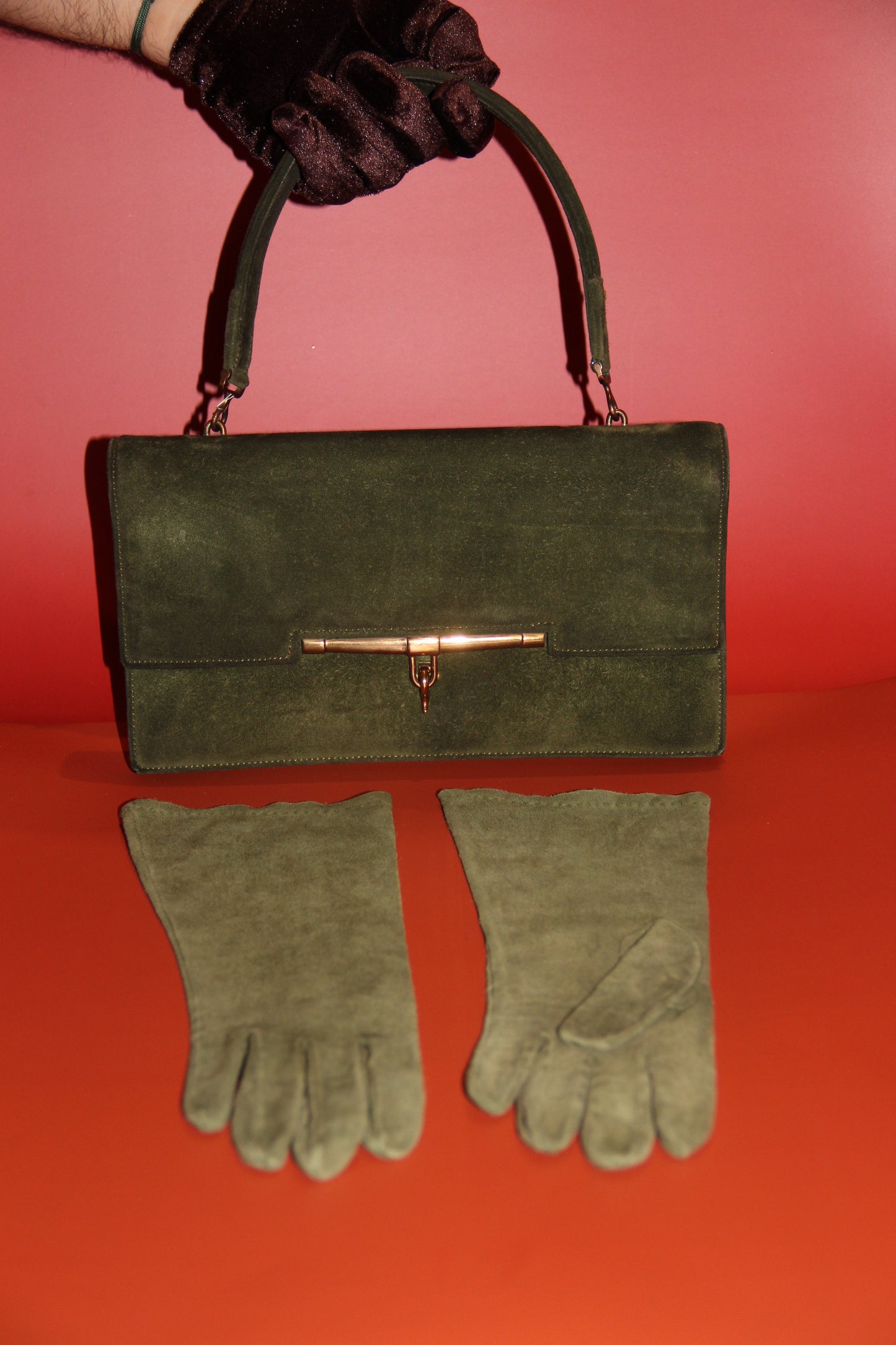 Lot Hermès : sac à main "Palonnier" + gants assortis kaki