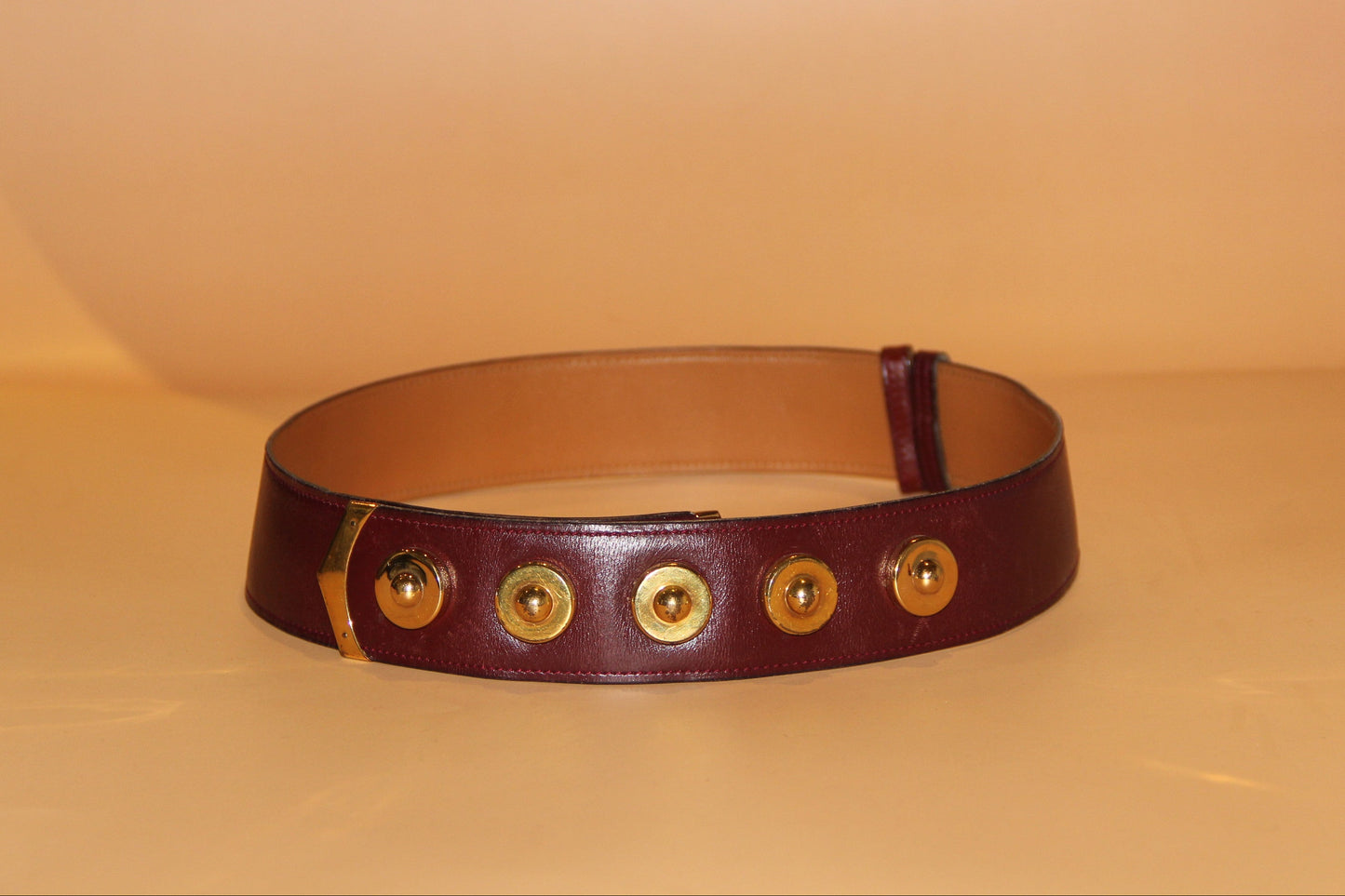 Ceinture Hermès bordeaux avec médaillons