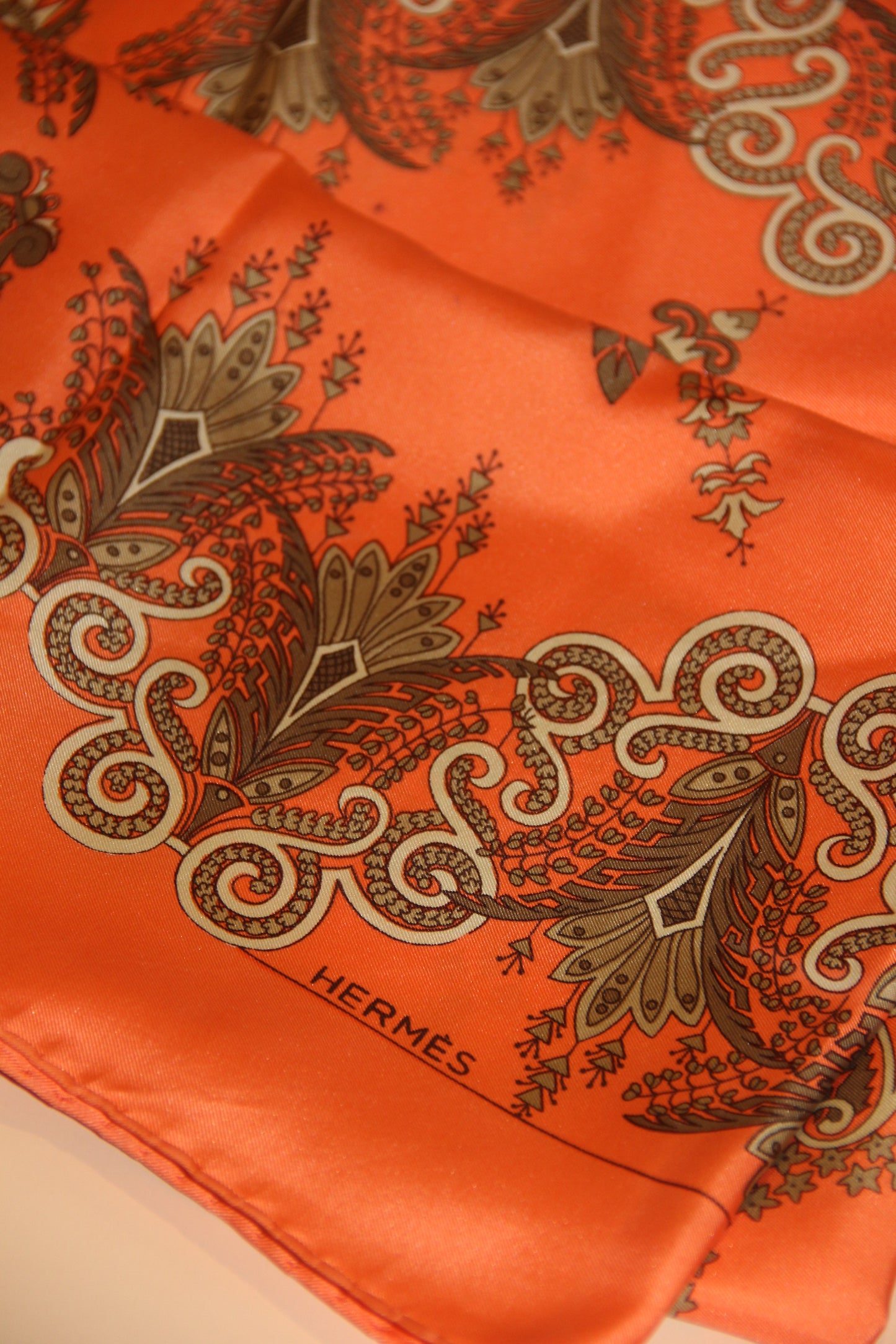Carré de soie HERMES signé Henri d’Origny