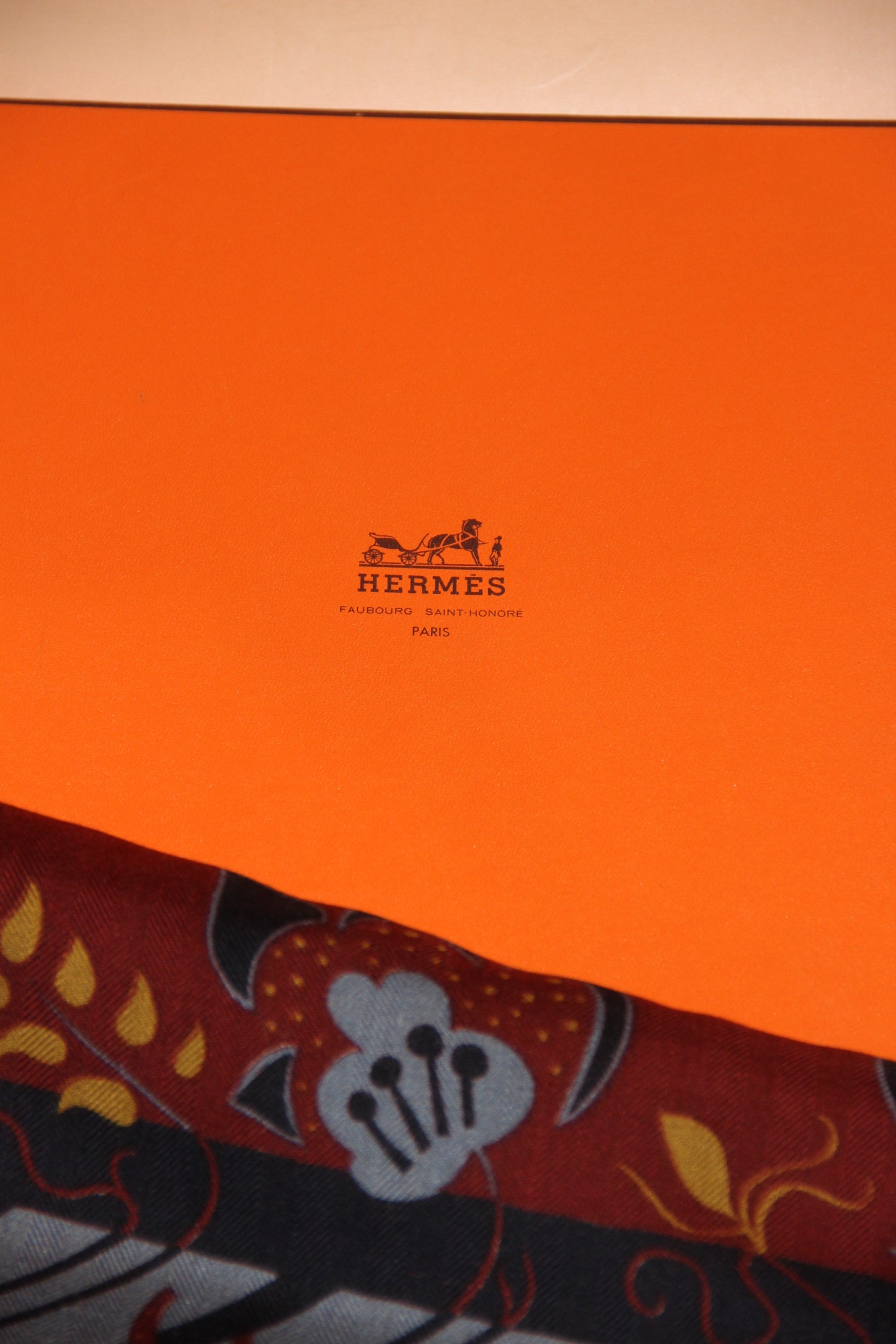 Grand Châle Hermès cachemire et soie sous Christine Henry