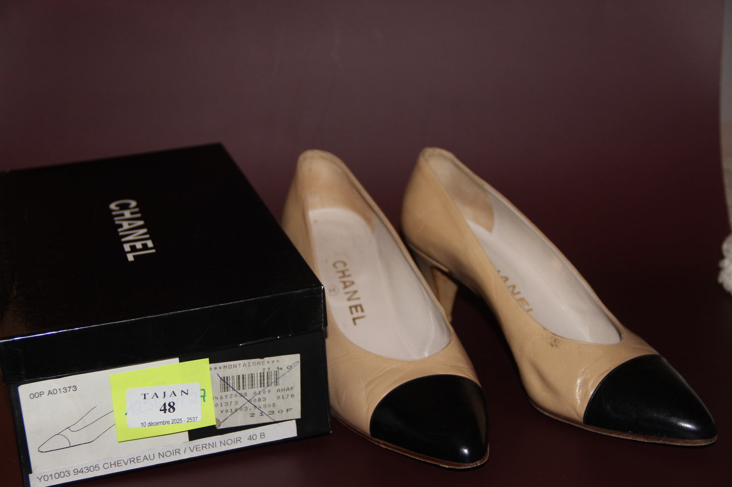 Beige Chanel pumps with black toes, size 38