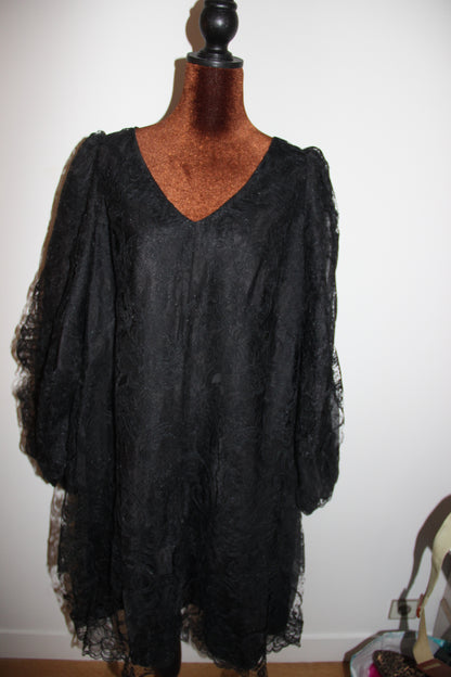 Robe Max Chaoul de couture noire en dentelle T. XXL /44