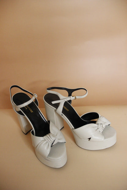 Sandales Yves Saint Laurent modèle 'Bianca' pearl à plateforme taille 38