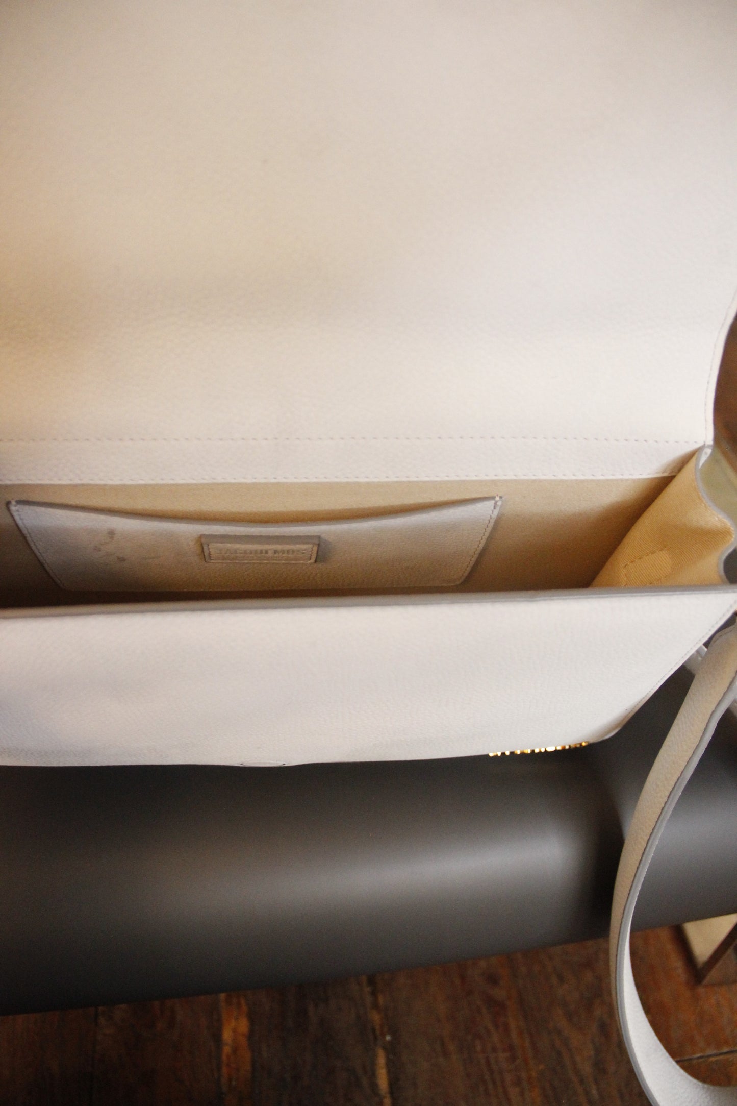 Sac JACQUEMUS modèle Le Grand Bambino blanc