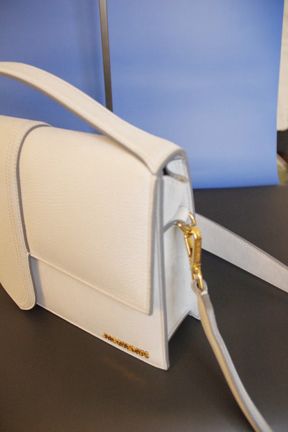 Sac JACQUEMUS modèle Le Grand Bambino blanc