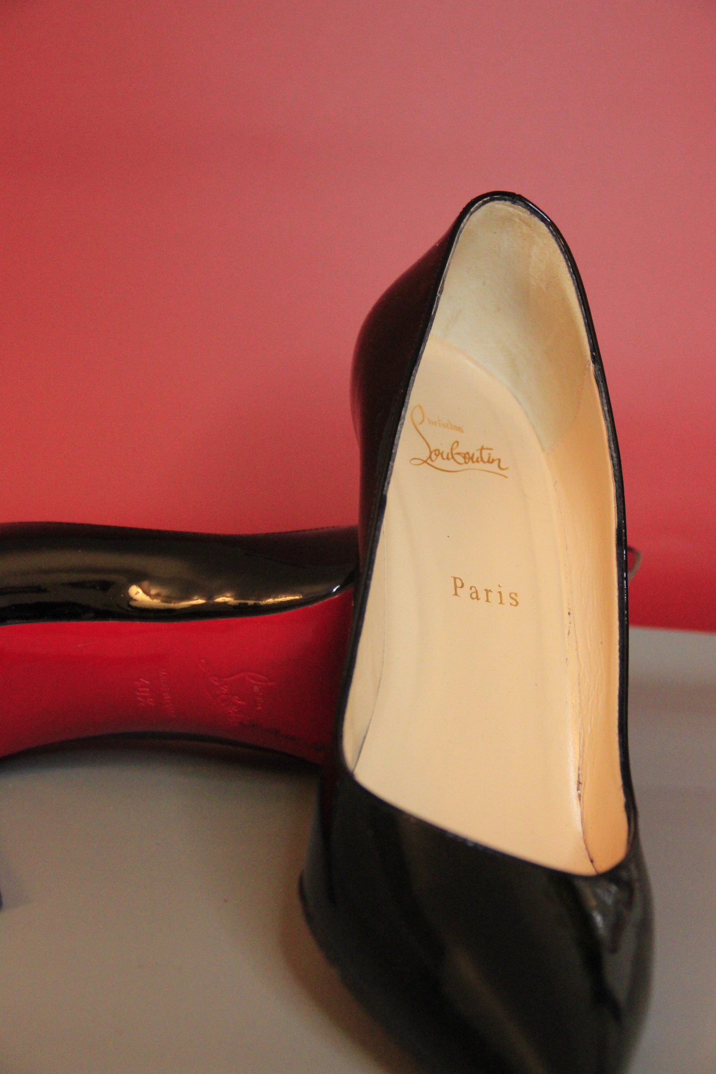 Escarpins Christian Louboutin vernis noir taille 40