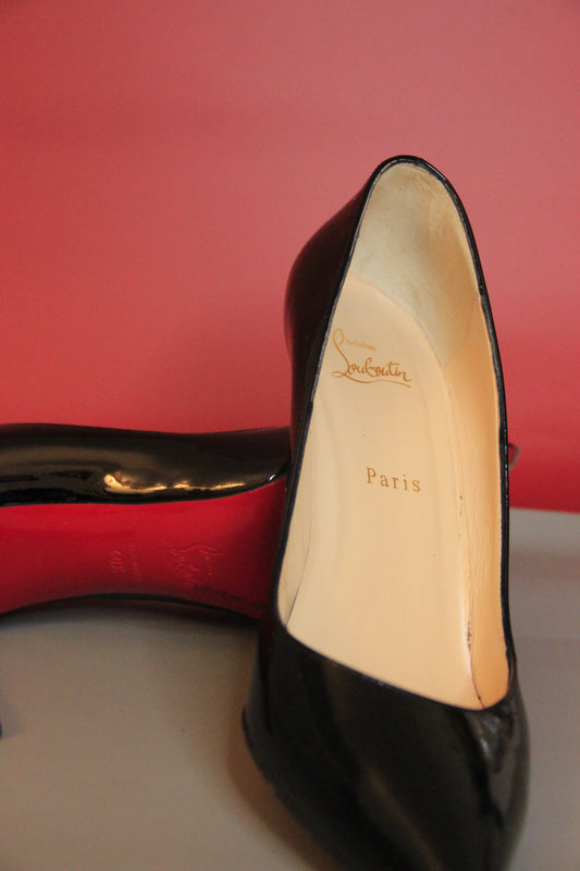 Escarpins Christian Louboutin vernis noir taille 40