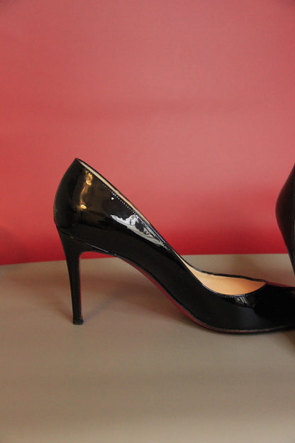 Escarpins Christian Louboutin vernis noir taille 40