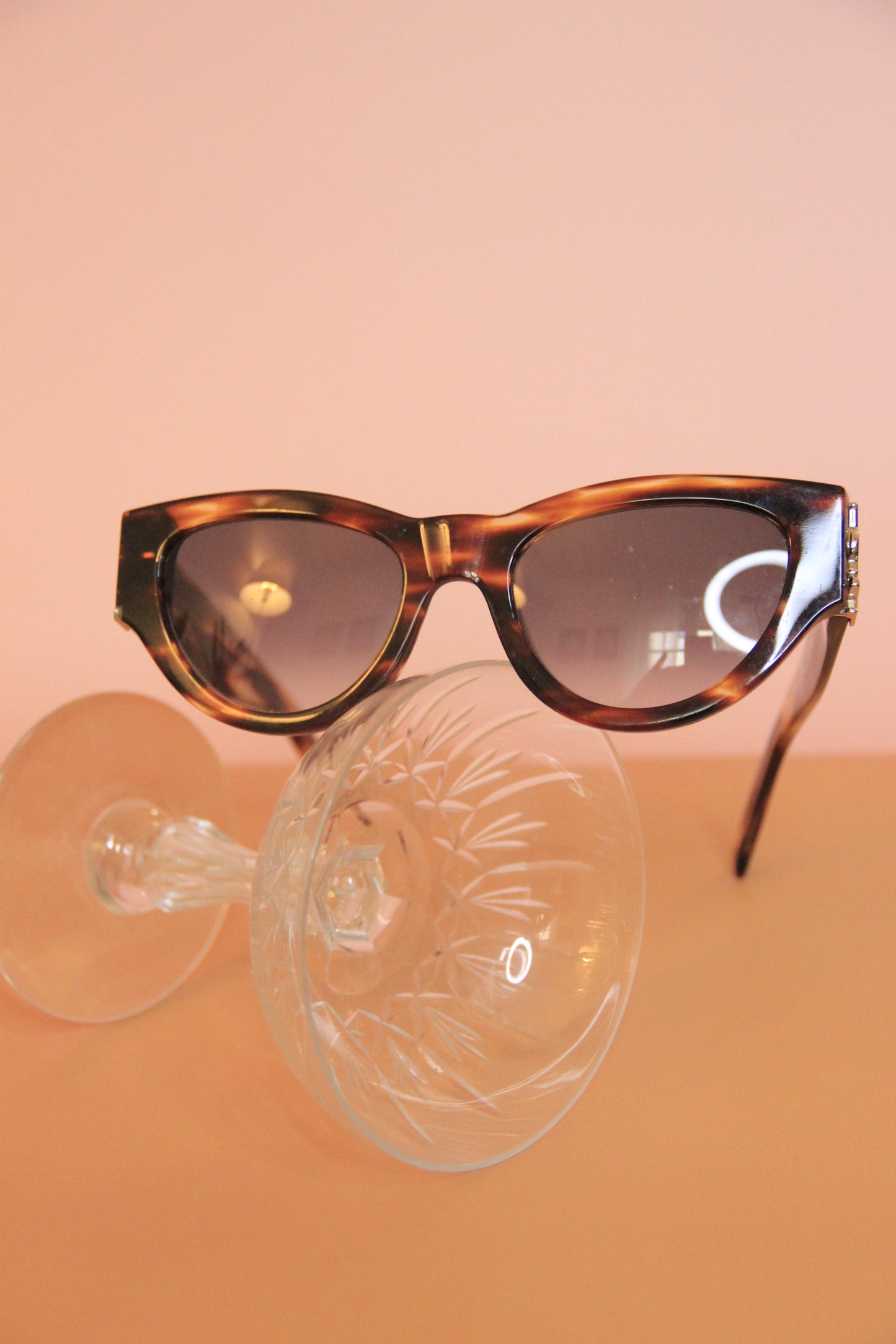 Lunettes de soleil Yves Saint Laurent femme, modèle 'SL M94'