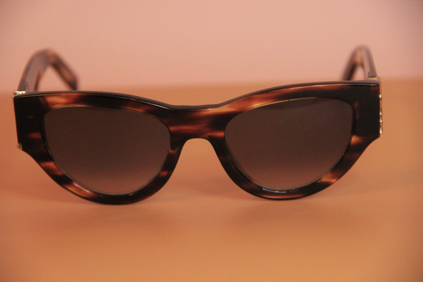 Lunettes de soleil Yves Saint Laurent femme, modèle 'SL M94'